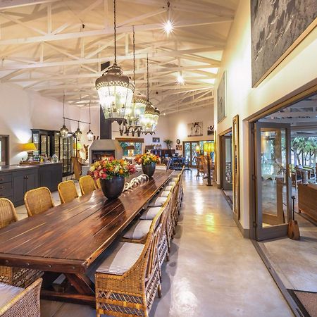 The Mushara Outpost Hotel Mokuti Lodge Bagian luar foto
