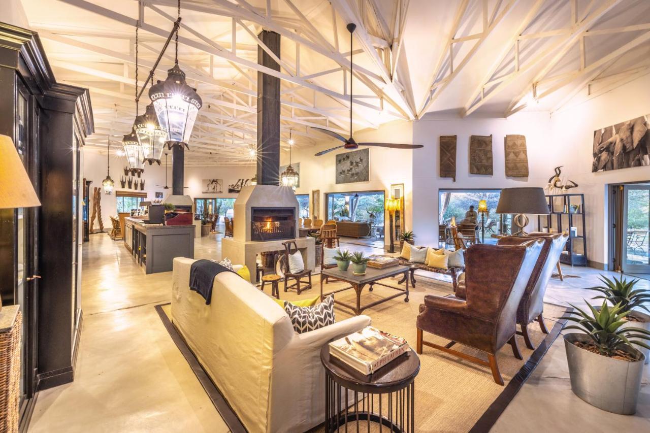 The Mushara Outpost Hotel Mokuti Lodge Bagian luar foto