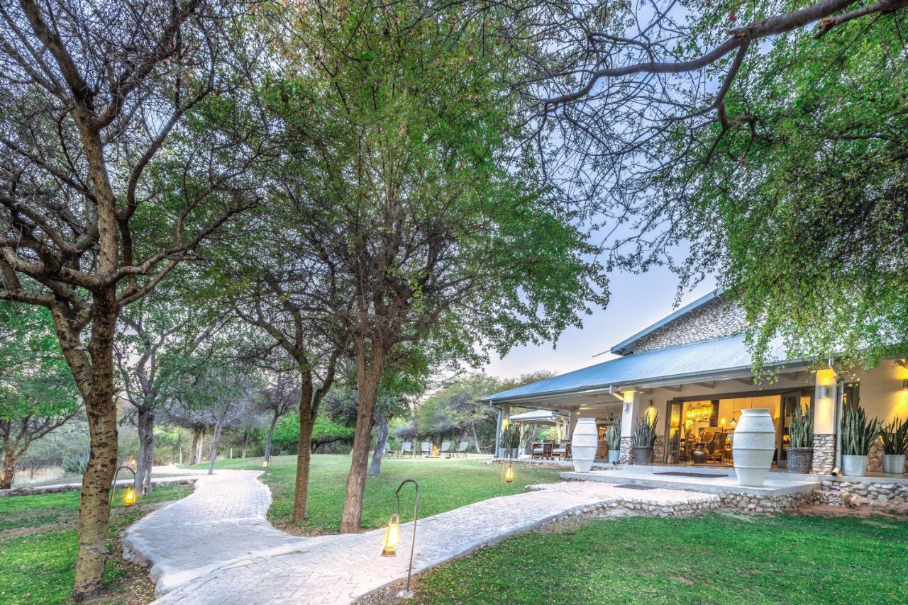 The Mushara Outpost Hotel Mokuti Lodge Bagian luar foto