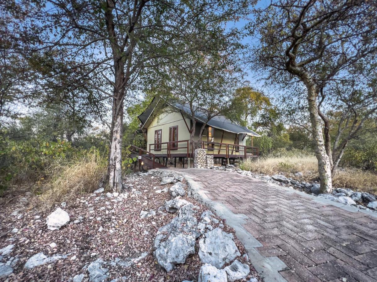 The Mushara Outpost Hotel Mokuti Lodge Bagian luar foto
