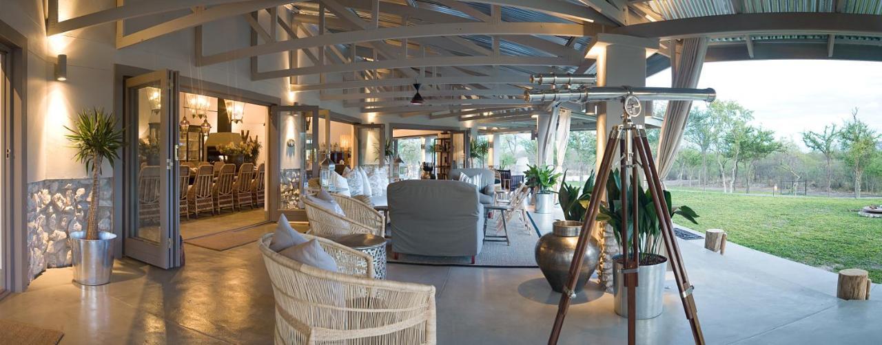 The Mushara Outpost Hotel Mokuti Lodge Bagian luar foto